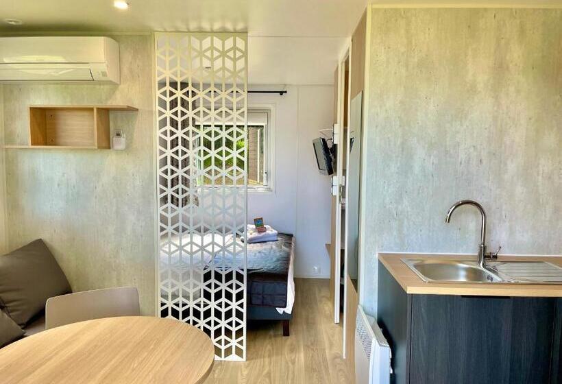 Отель Les Terrasses Du Lac