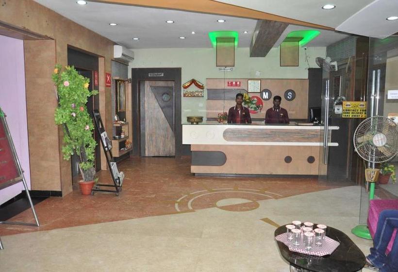 ホテル Mahabir Galaxy