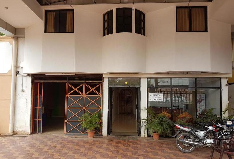 בית מלון כפרי Pallava Rajadhani