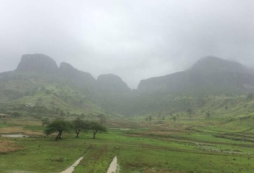 בית מלון כפרי Shivas Inn