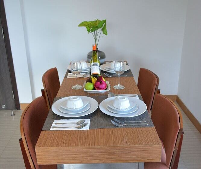 בית מלון כפרי Swissbelinn Luwuk