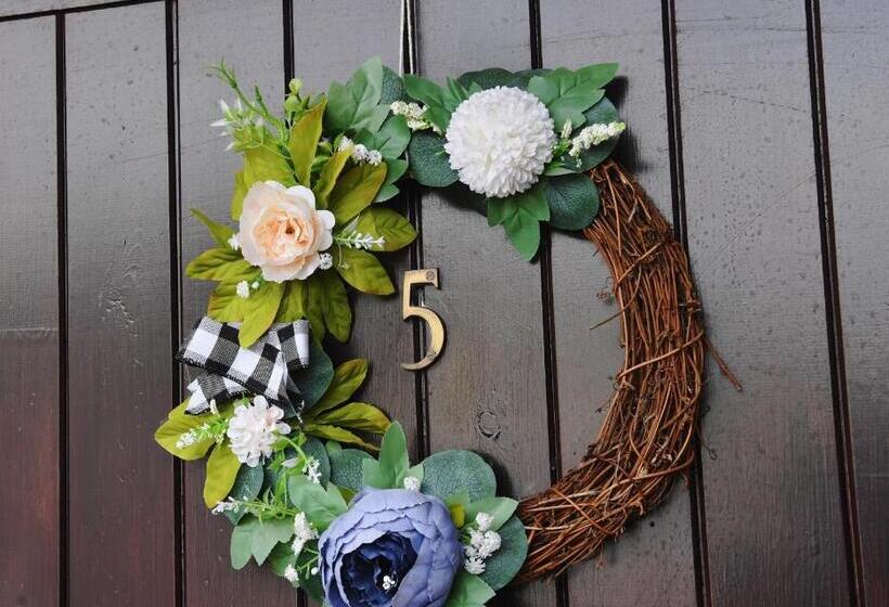 בית מלון כפרי The Greyhound Inn And