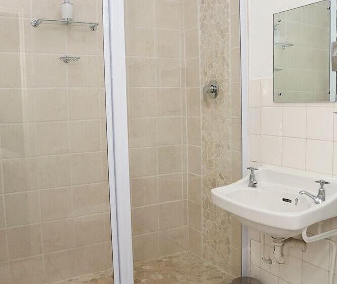 فندق The Hamlet Country Lodge