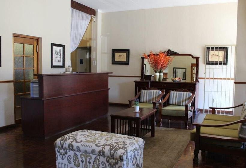 فندق The Hamlet Country Lodge