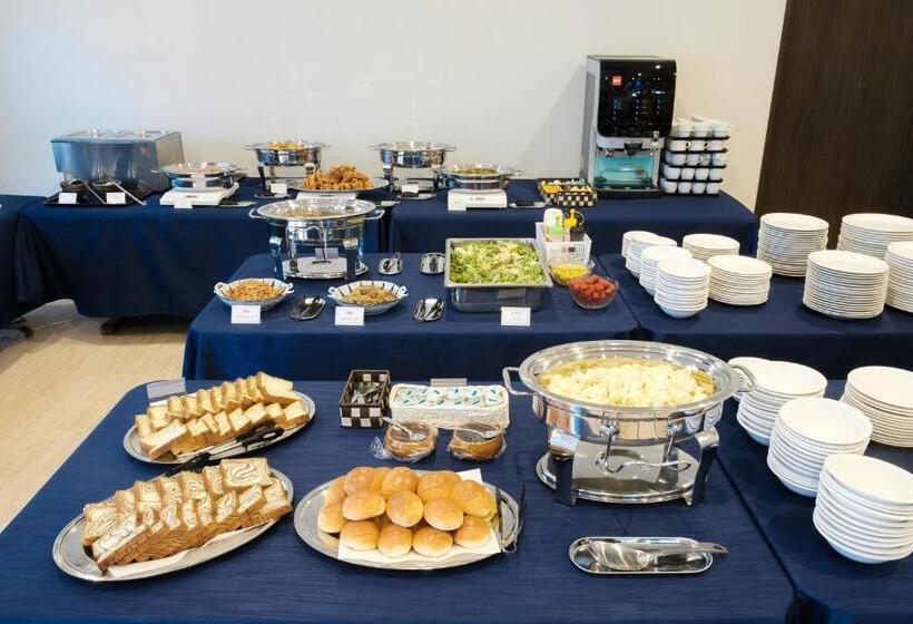 The Premium Hotel In Rinku