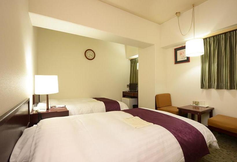 בית מלון כפרי Ueda Plaza