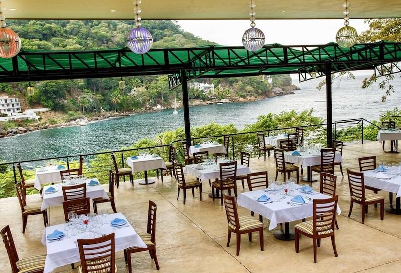 Отель Villa Armonia Luxury Suites