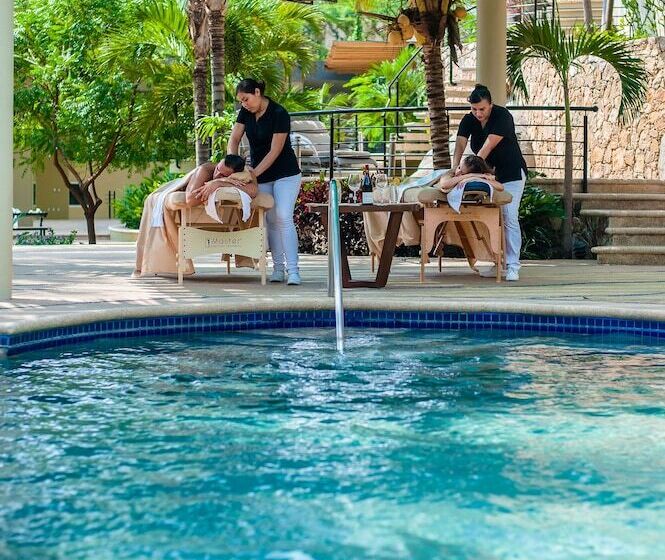 Отель Villa Armonia Luxury Suites