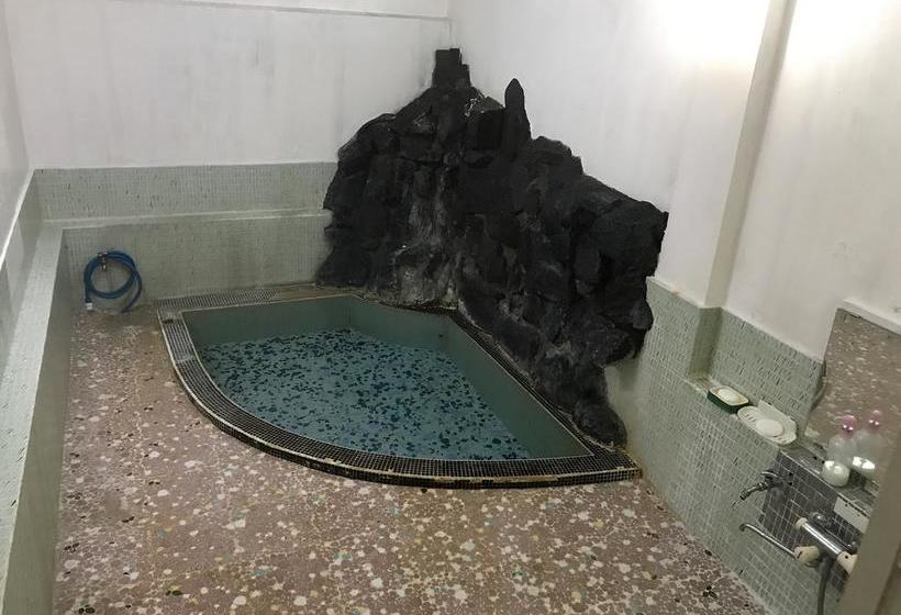 Niko Ryokan