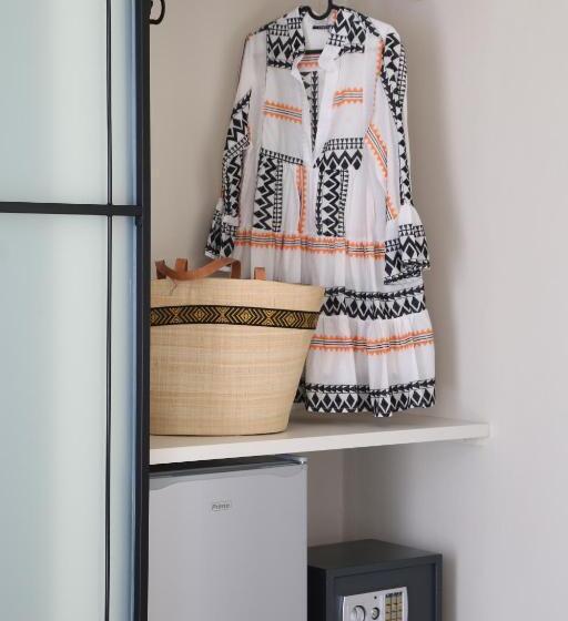 هتل Oiko Mini Suites