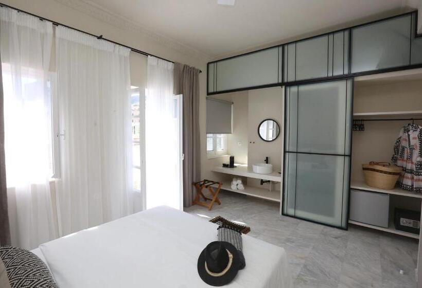 هتل Oiko Mini Suites