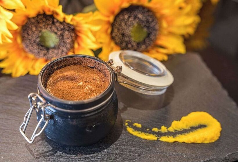 Отель Hampton By Hilton Locarno