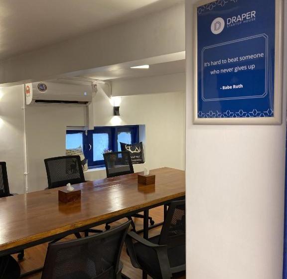 Hostel Draper Startup House For Entrepreneurs