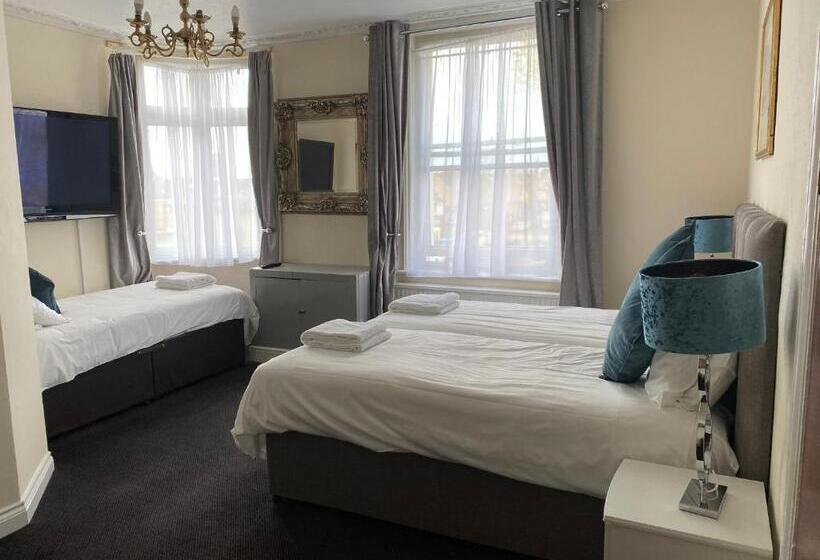 مبيت وإفطار Black Lion