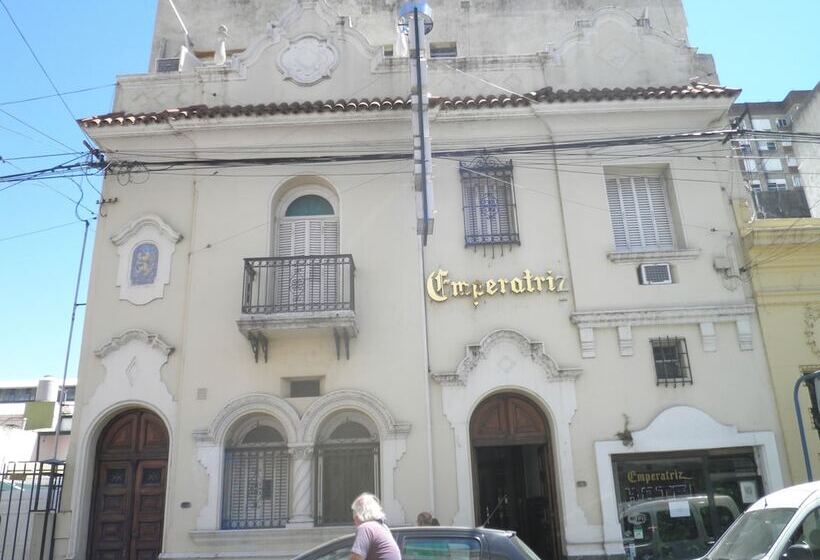 Emperatriz Hotel Familiar