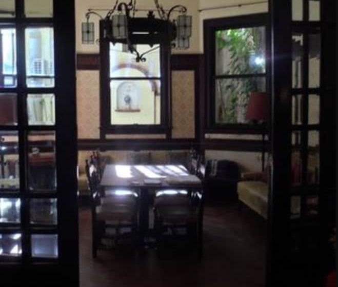 Emperatriz Hotel Familiar