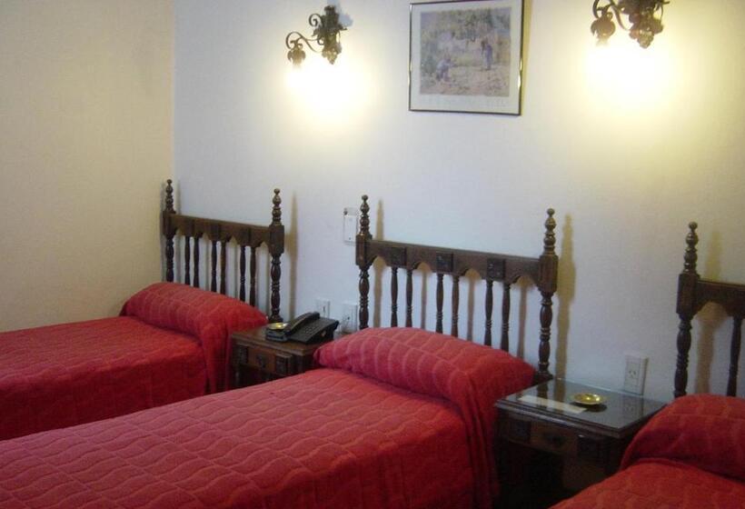 Emperatriz Hotel Familiar