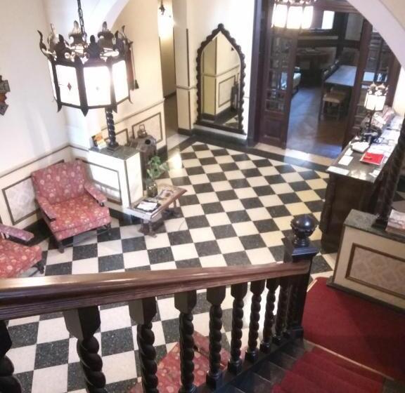 Emperatriz Hotel Familiar