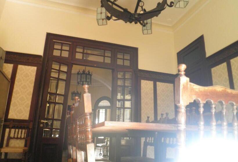 Emperatriz Hotel Familiar