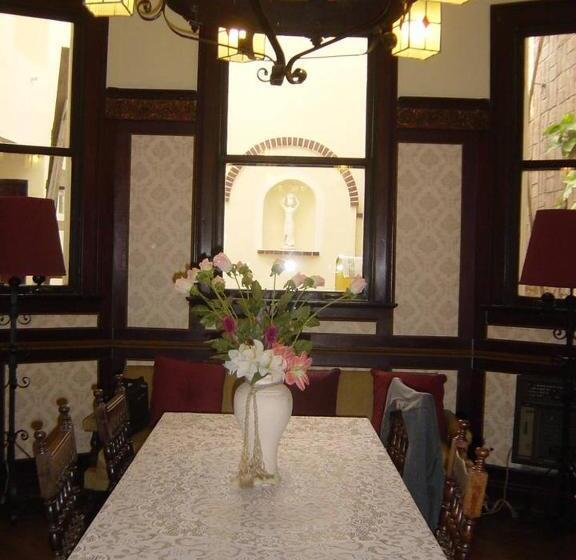 Emperatriz Hotel Familiar