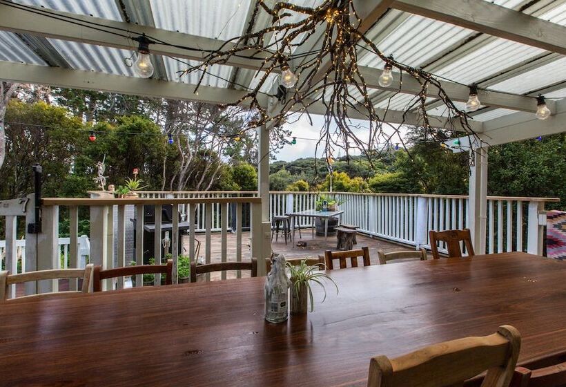 Hekerua Lodge Backpackers Hostel Waiheke Island