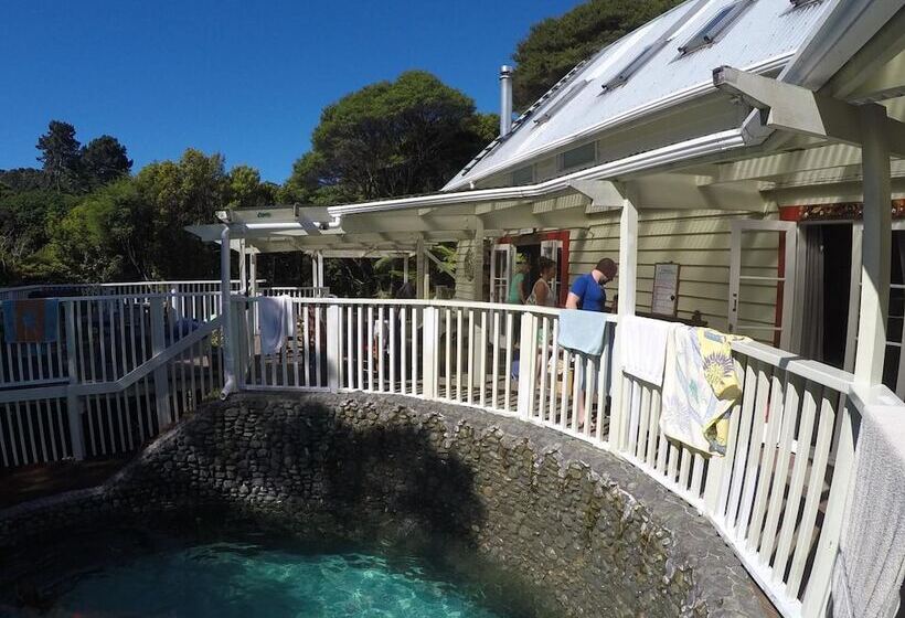 Hekerua Lodge Backpackers Hostel Waiheke Island