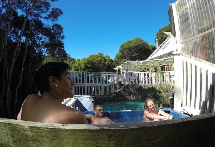 Hekerua Lodge Backpackers Hostel Waiheke Island