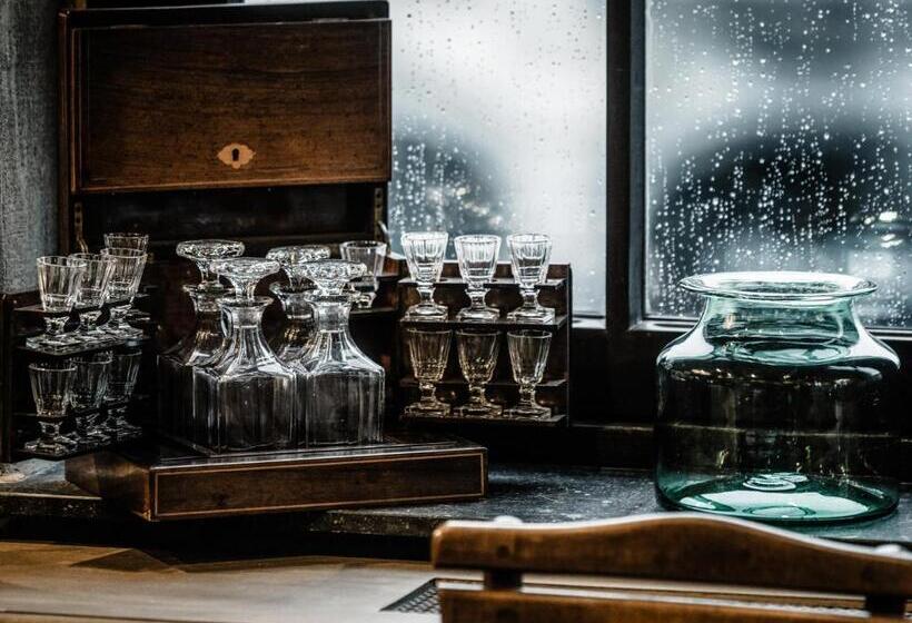 Отель 1898 The Post