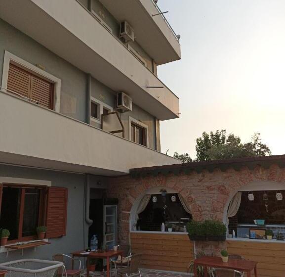 בית מלון כפרי Adrian Agustin Rooms