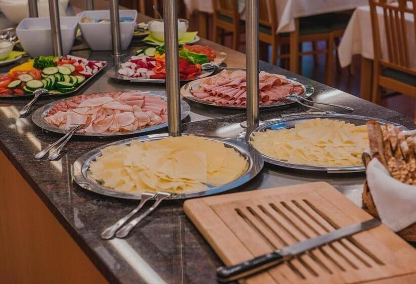 ホテル Bildungshaus St. Hippolyt