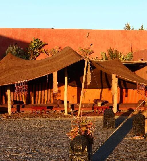 هتل De Charme Les 3 Chameaux 4 étoiles