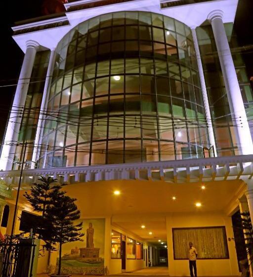 Отель Ganga Palace