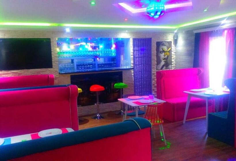 هتل Lilo Near Airport