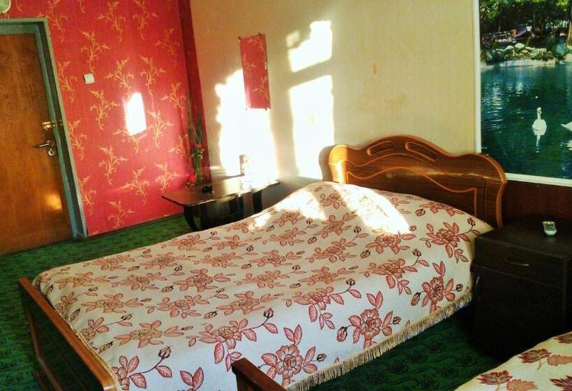 هتل Lilo Near Airport