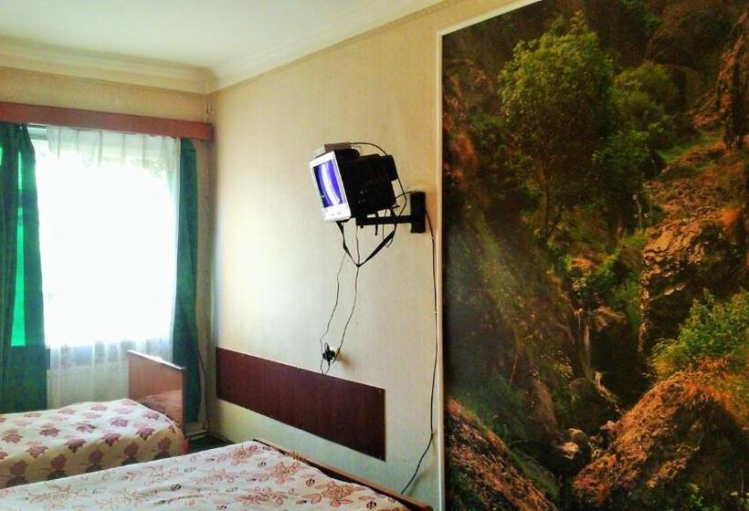 هتل Lilo Near Airport