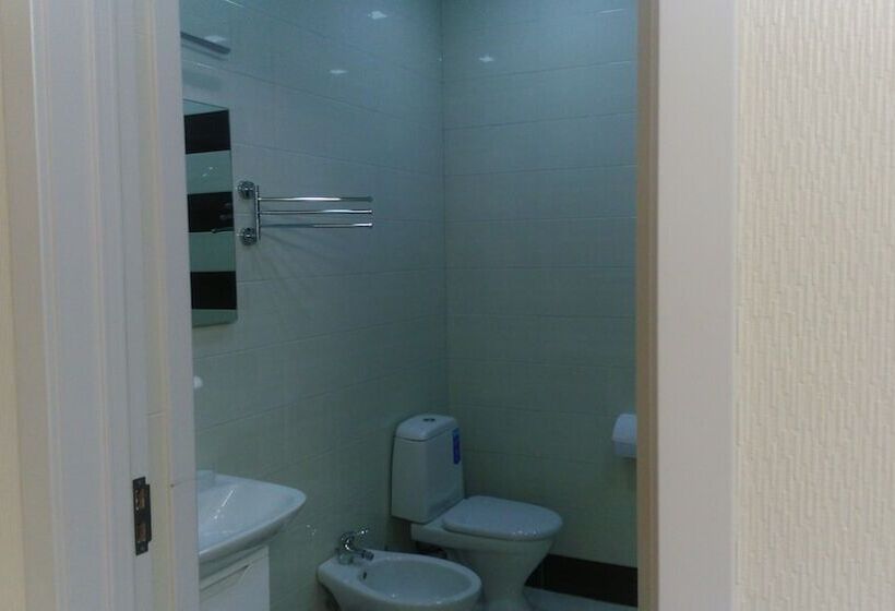 هتل Lilo Near Airport