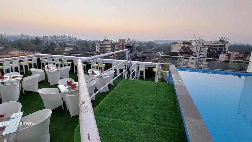 בית מלון כפרי Orion Premiere