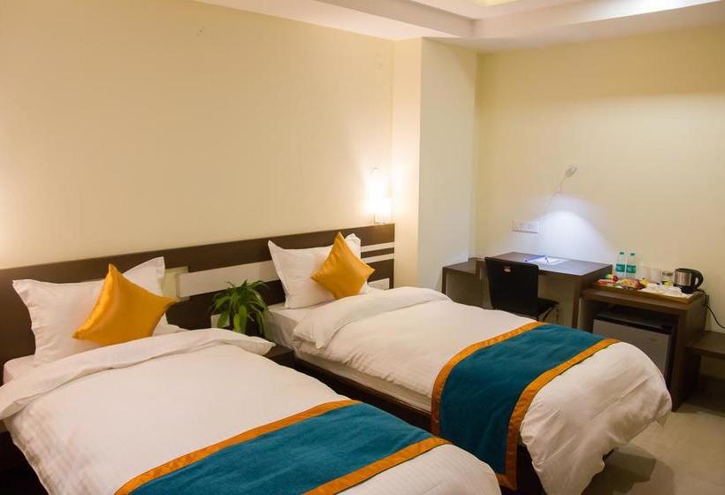 Fabhotel Park Riviera