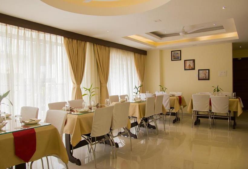 Fabhotel Park Riviera