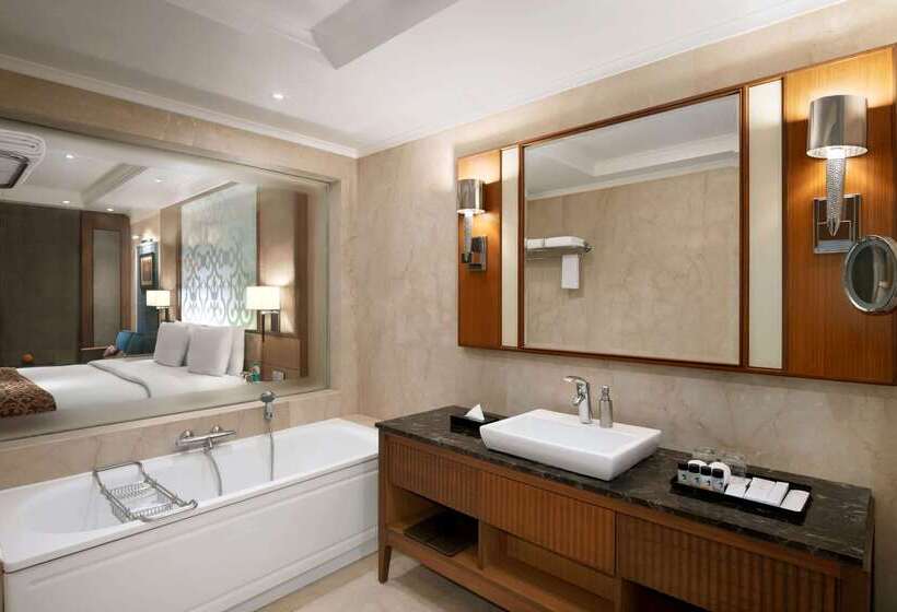 Отель Ramada Plaza Chennai