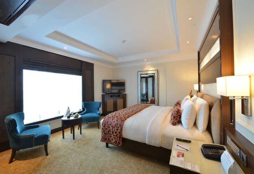 Отель Ramada Plaza Chennai