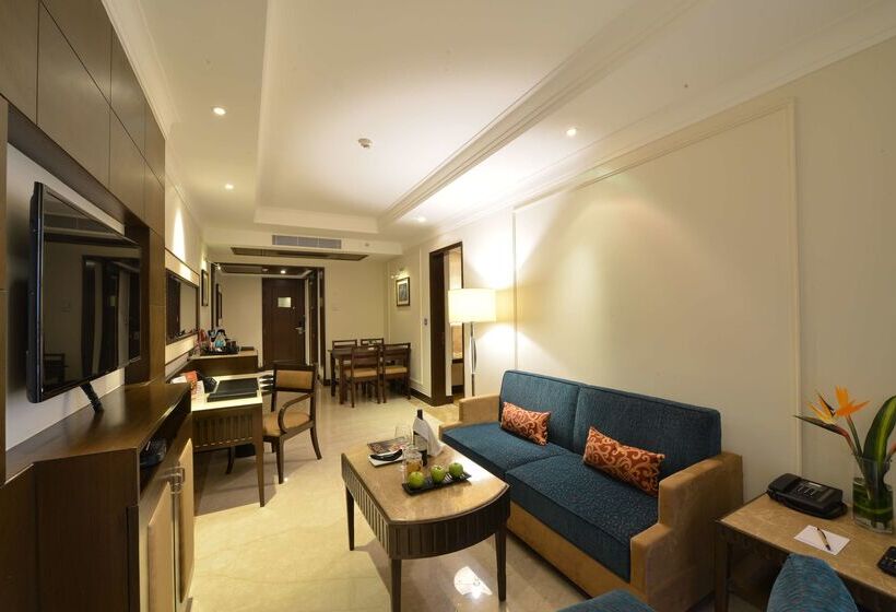 Отель Ramada Plaza Chennai