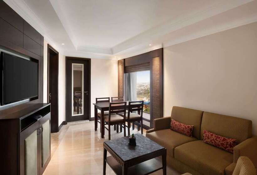 Отель Ramada Plaza Chennai