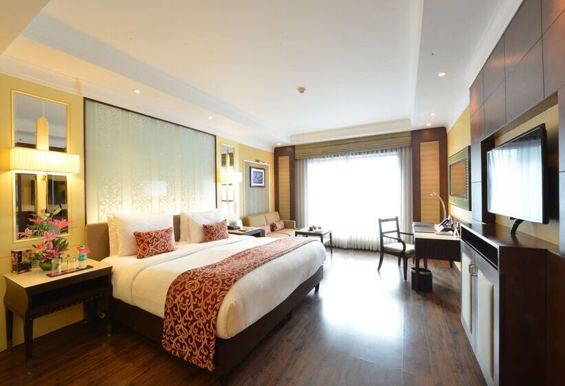 Отель Ramada Plaza Chennai