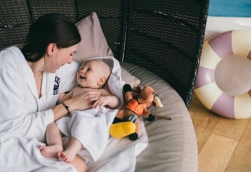 Отель Reiters Finest Family