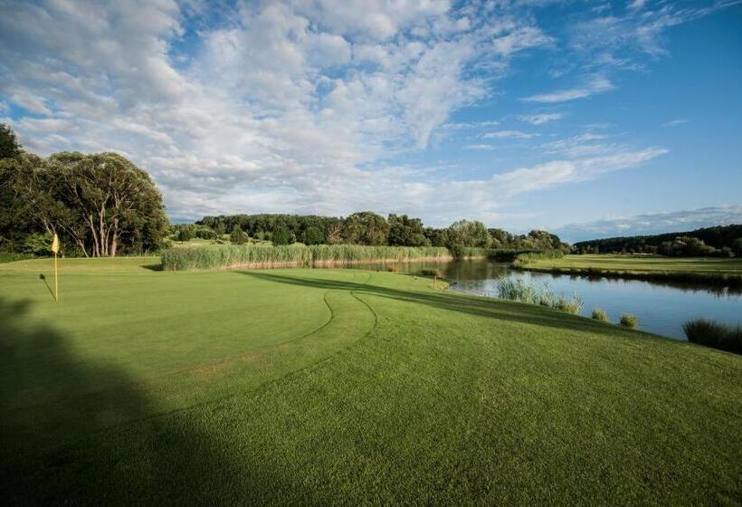 Отель Reiters Finest Family