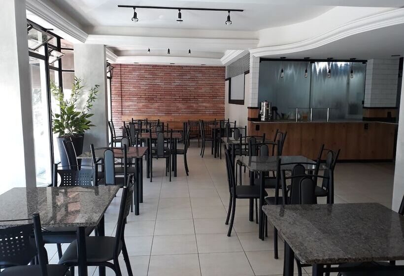 בית מלון כפרי Romanville