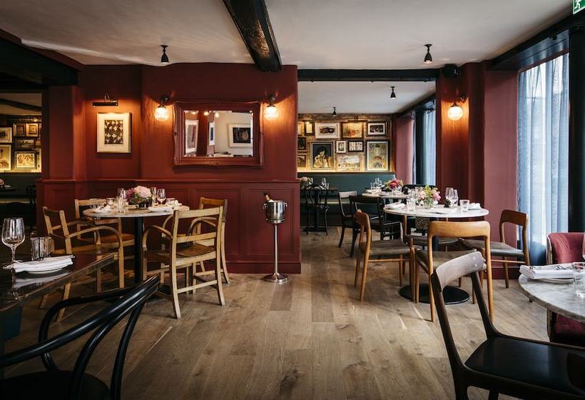 ホテル The Bower House, Restaurant & Rooms