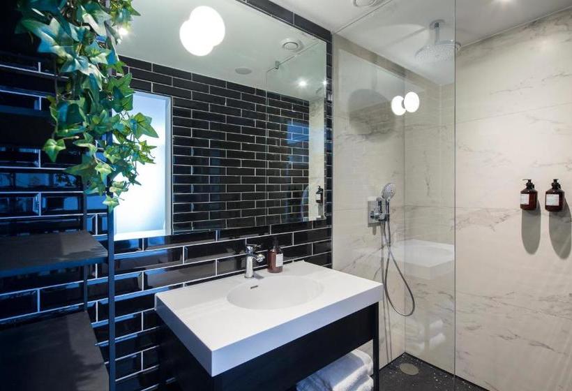 هتل The Highland House