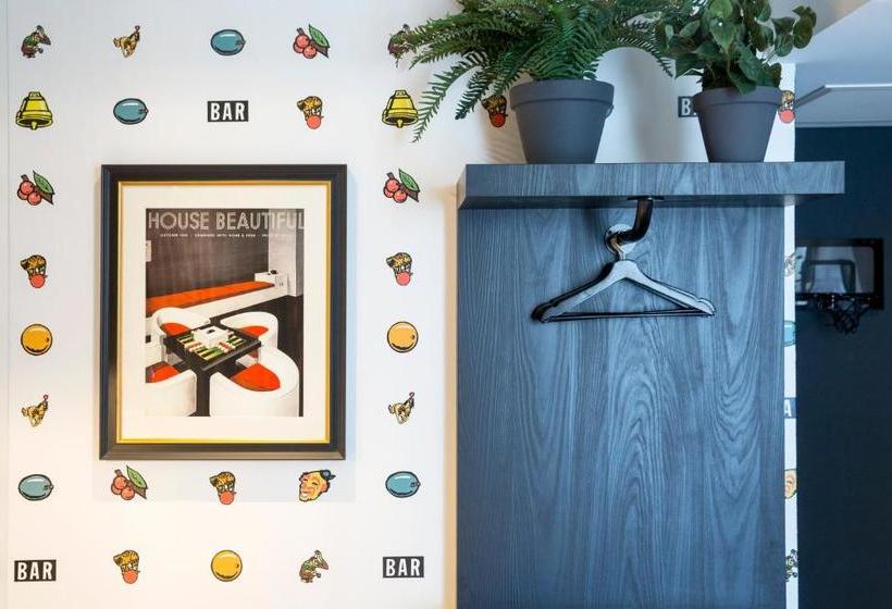 هتل The Highland House